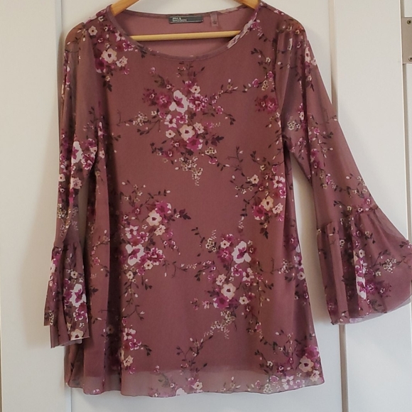 89th & Madison Tops - Versona rose floral ruffle sleeve blouse